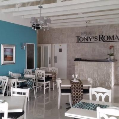 Tony's Roma